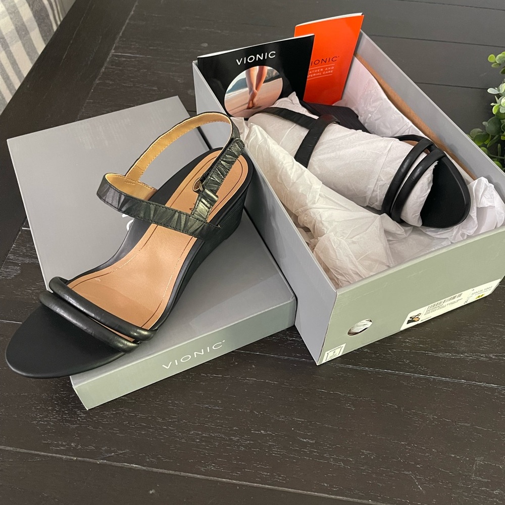 Vionic Black Double-Strap Wedge Sandals